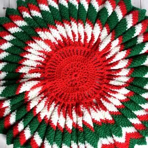 VTG Crocheted Pleated Christmas Doily Table Topper Tree Skirt Red Green 21" D